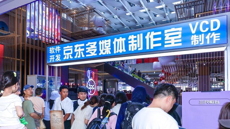 重回“三尺柜台”,京东在想什么?